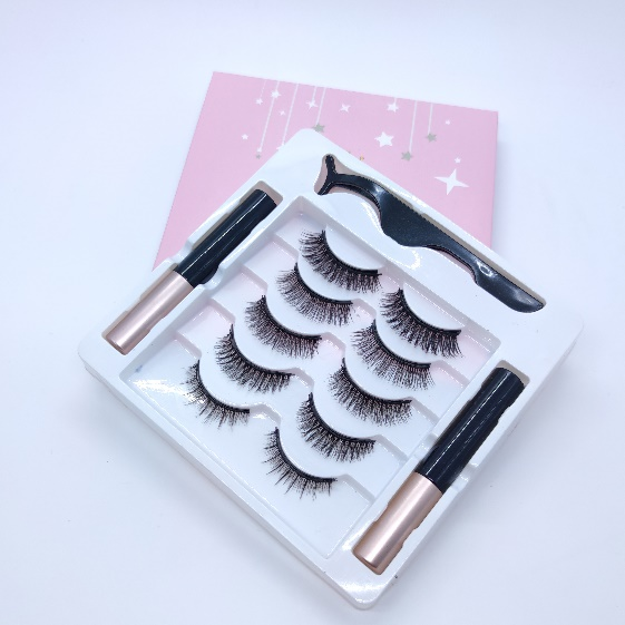 Magnetiske øjenvipper med eyeliner - The Ultimate Beauty Hack